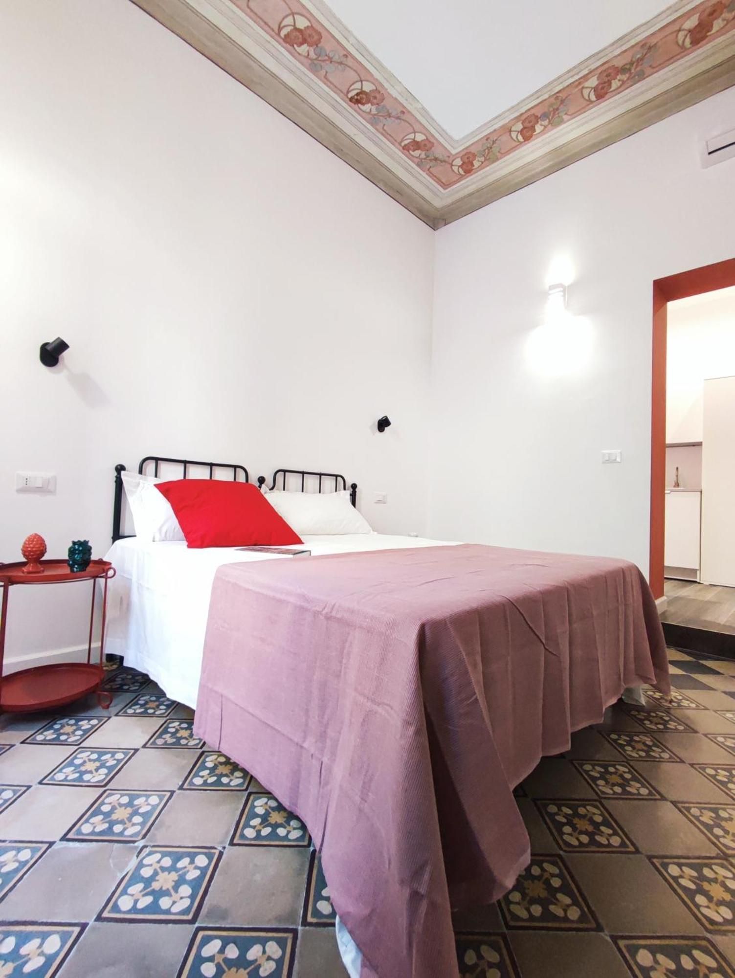 Donna Oliva Guest House Palermo Bagian luar foto